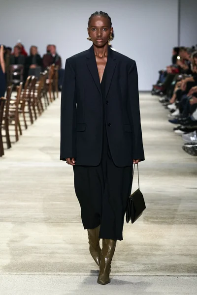Look 29